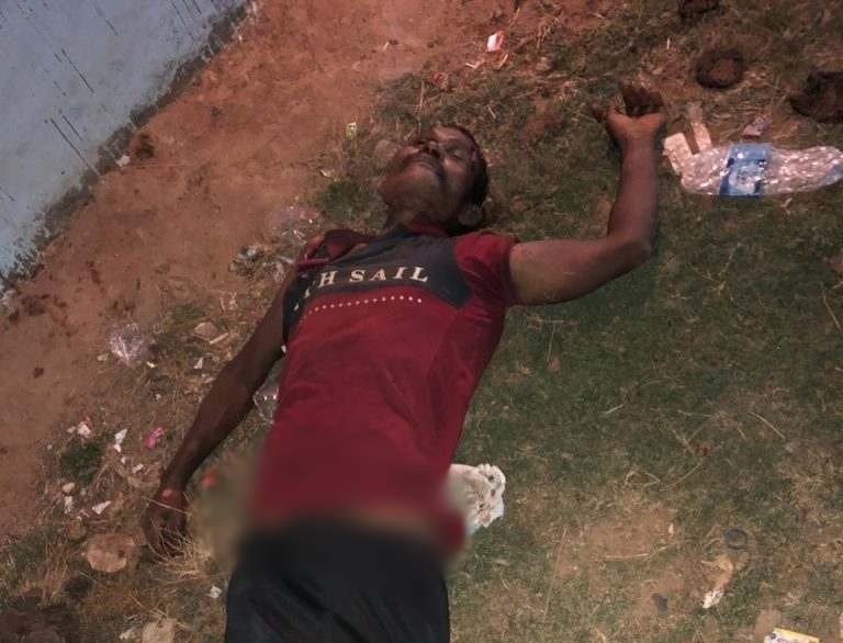 छत्तीसगढ़ में सड़क पर खून सनी लाश: चेहरे और शरीब पर चोट के निशान, हत्या या हादसा पर उलझी पुलिस ?