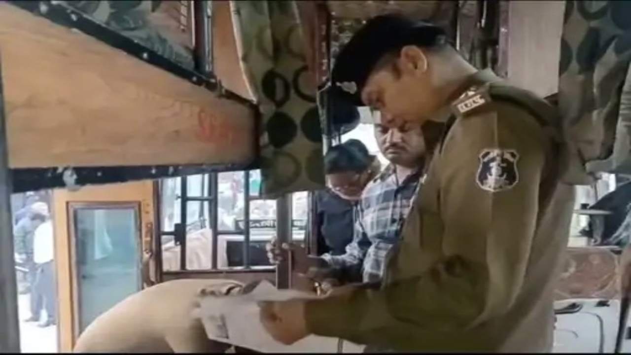 छत्तीसगढ़ में स्लीपर सीट पर लाश: बस में शव मिलने से मचा हड़कंप, जानिए कहां से कहां जा रही गाड़ी ?