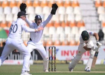 500 रन बनाकर भी हार गया पाकिस्तान: इंग्लैंड की टीम ने दी पटखनी, जानिए कितने रनों से गंवाना पड़ा टेस्ट मैच ?