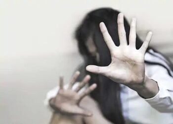 बंगाल में अब डॉक्टर ने किया महिला से रेप: बेहोशी का इंजेक्शन लगाकर कई बार किया दुष्कर्म, अश्लील तस्वीरें खीचीं, ब्लैकमेल कर मांगे 4 लाख