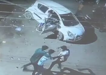 रायपुर में किडनैपिंग का LIVE VIDEO: किडनैपर्स ने बेल्ट से बेदम पीटा, फिर कार तक घसीटते ले गए, जानिए क्या है पूरा मामला ?