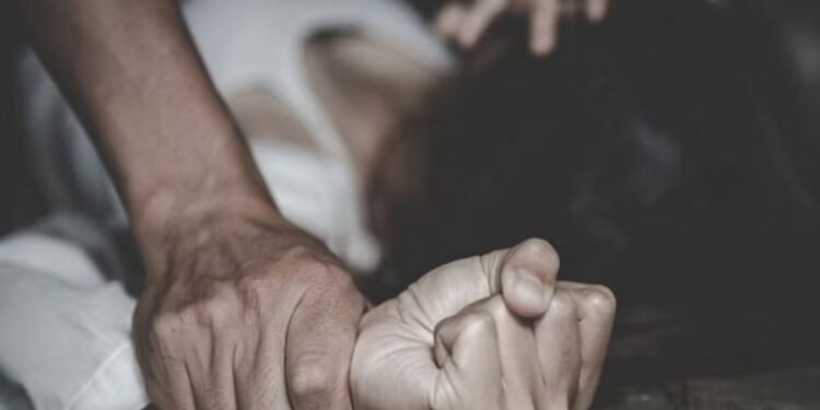 11वीं की छात्रा से बंद कमरे में गैंगरेप: प्रिंसिपल, 2 टीचर और डिप्टी रेंजर ने किया बलात्कार, VIDEO बनाकर किया ब्लैकमेल