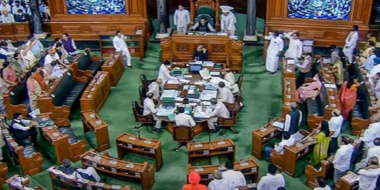 Parliament Bills LIVE Update: संसद की कार्यवाही 2 दिसंबर तक स्थगित, विपक्ष ने अडानी और संभल पर सरकार को घेरा, जानिए और क्या कुछ हुआ ?