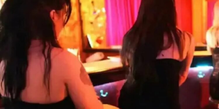 सेक्स रैकेट चलाने वालों से SI ने मांगे पैसे: SP ने किया लाइन अटैच, कोटा थाना प्रभारी भी बदले, 23 पुलिसकर्मियों का तबादला