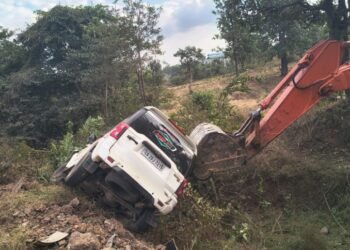 सड़क पर बिछी 5 कॉलेज स्टूडेंट्स की लाशें: तेज रफ्तार गाड़ी ने 2 बाइक को कुचला, मरने वालों में 3 युवक और 2 युवतियां