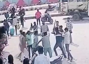 रायपुर बस स्टैंड में लाठी-डंडे से पीटा: सवारी के लिए जमकर चलाए लात-घूंसे, हफ्तेभर पहले मैनेजर की भी हुई थी पिटाई