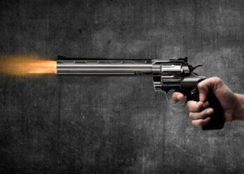 Raipur में वोटिंग से पहले फायरिंग: युवक ने विवाद के बाद चलाई 2 गोलियां, वारदात CCTV कैमरे में कैद, 2 आरोपी अरेस्ट